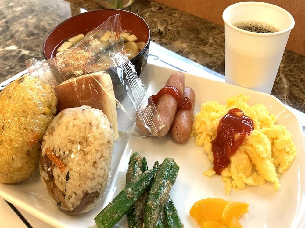 Toyoko Shin-yokohama Ekimae Shinkan 3*